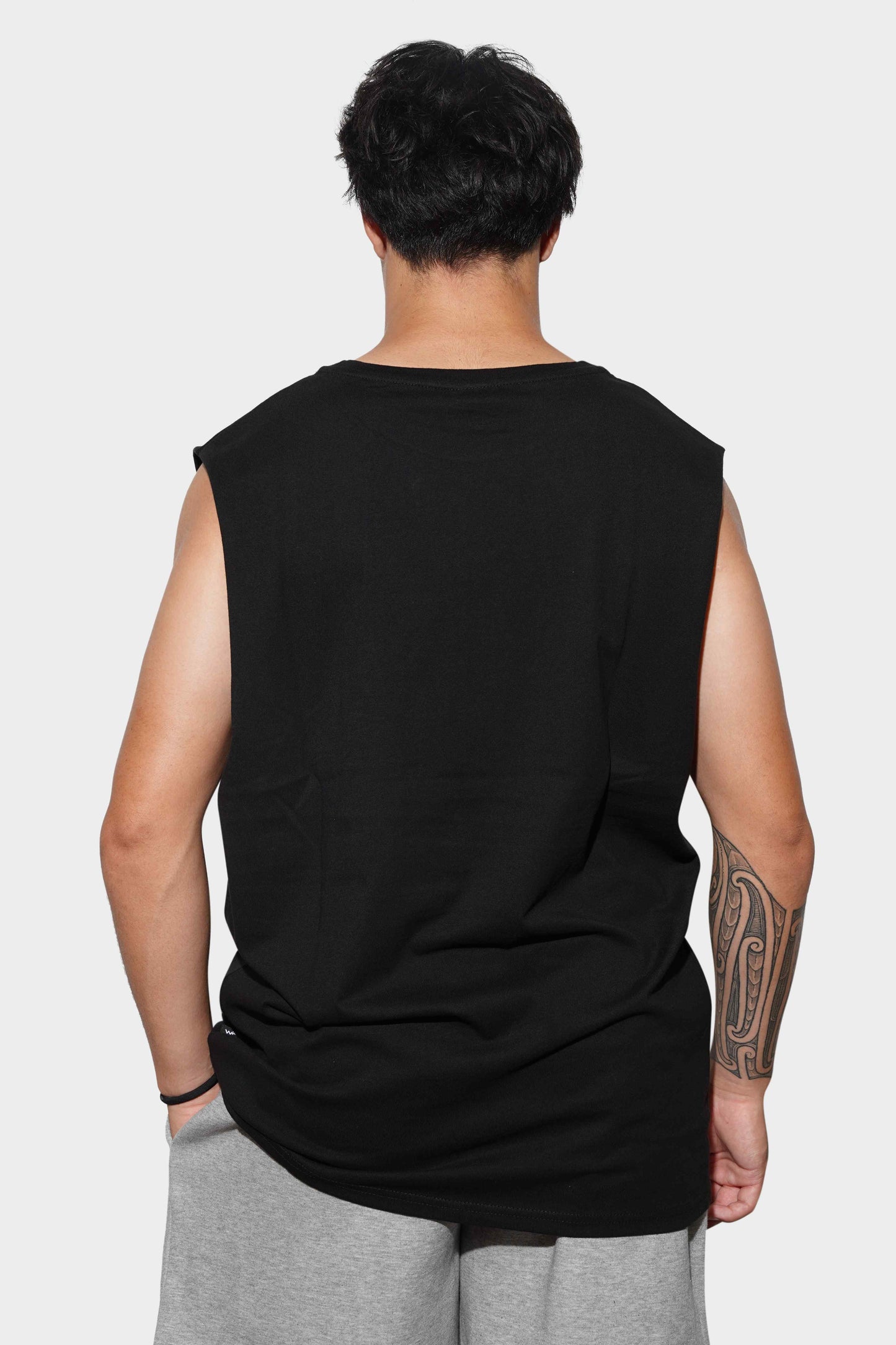 WNDRR Accent Muscle Top Black