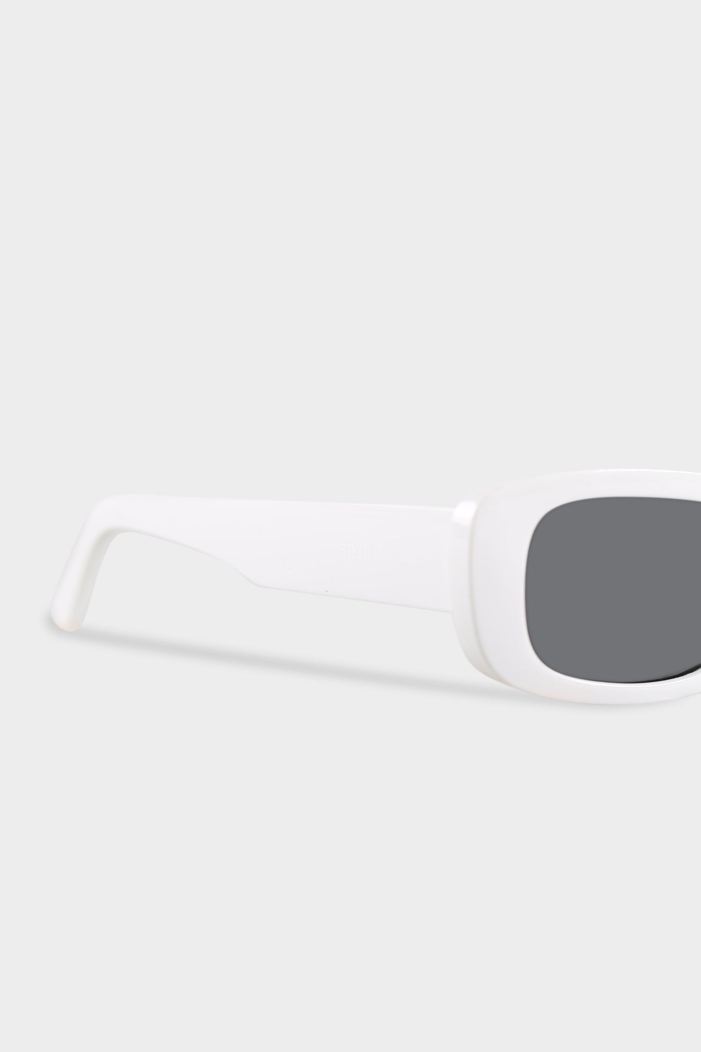 Sixth Avenue Sunglasses White Arctic