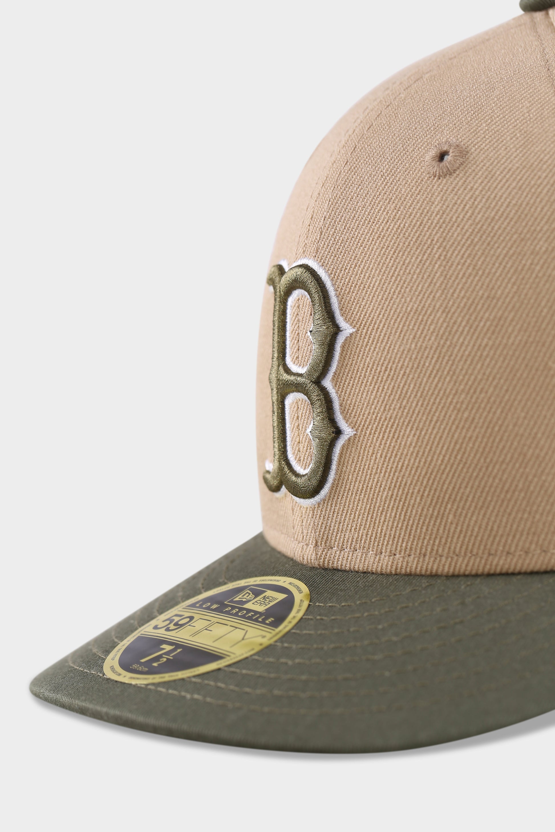 New Era 5950 Red Sox Camel/New Olive Detail